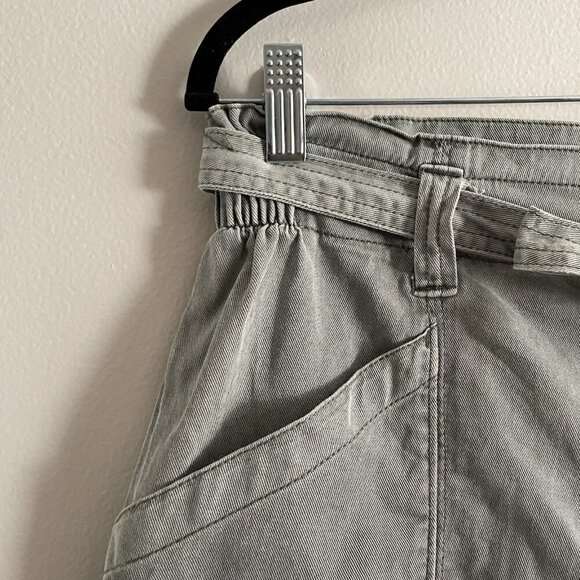 Old Navy Women M Green Casual Pockets Belted High-Waisted Twill Workwear Shorts - Picture 5 of 9